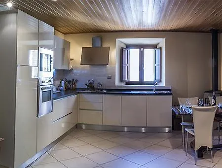 Leone Apartamento Montelparo